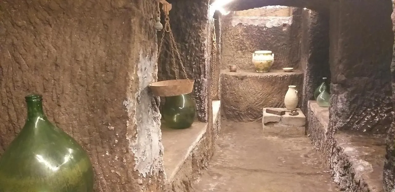 Bed and Breakfast La Cascina Della Grotta Di Tufo San Valentino  0*, San Valentino (Tuscany) Włochy
